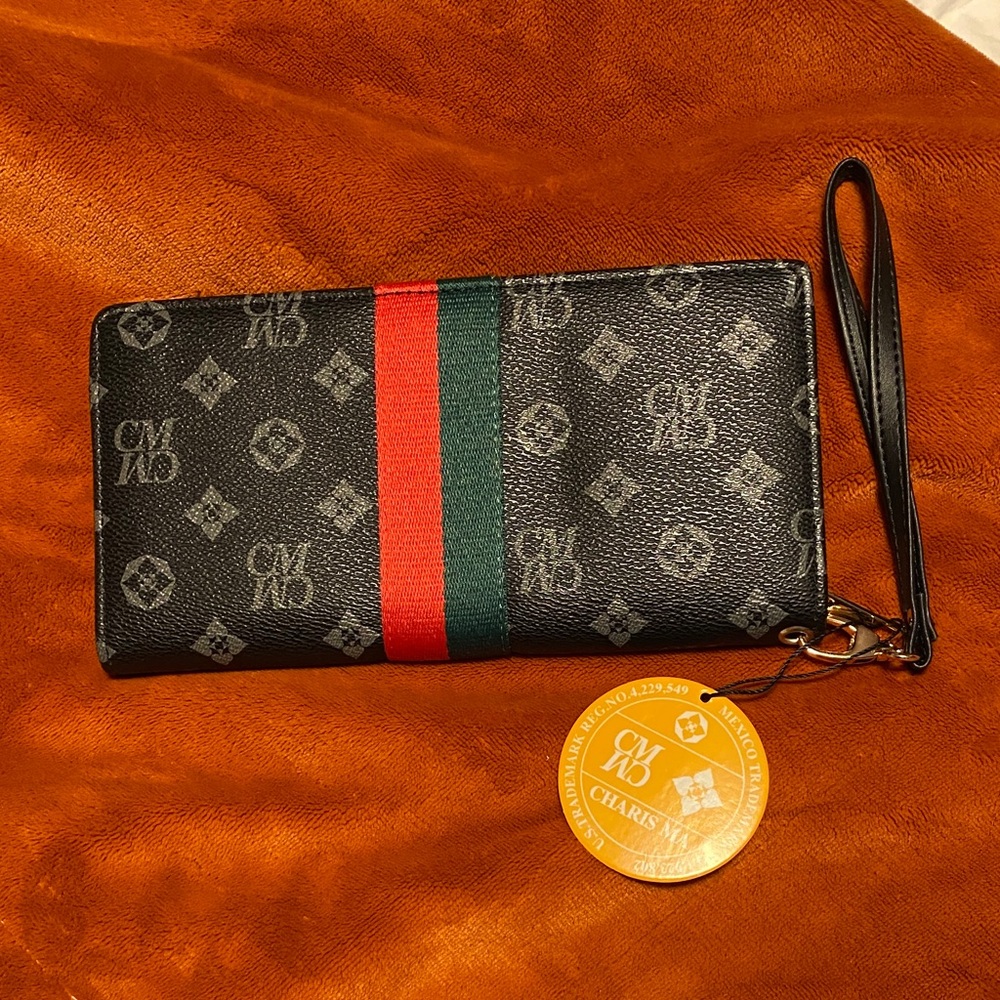 Charis MA wallet/wristlet NWT